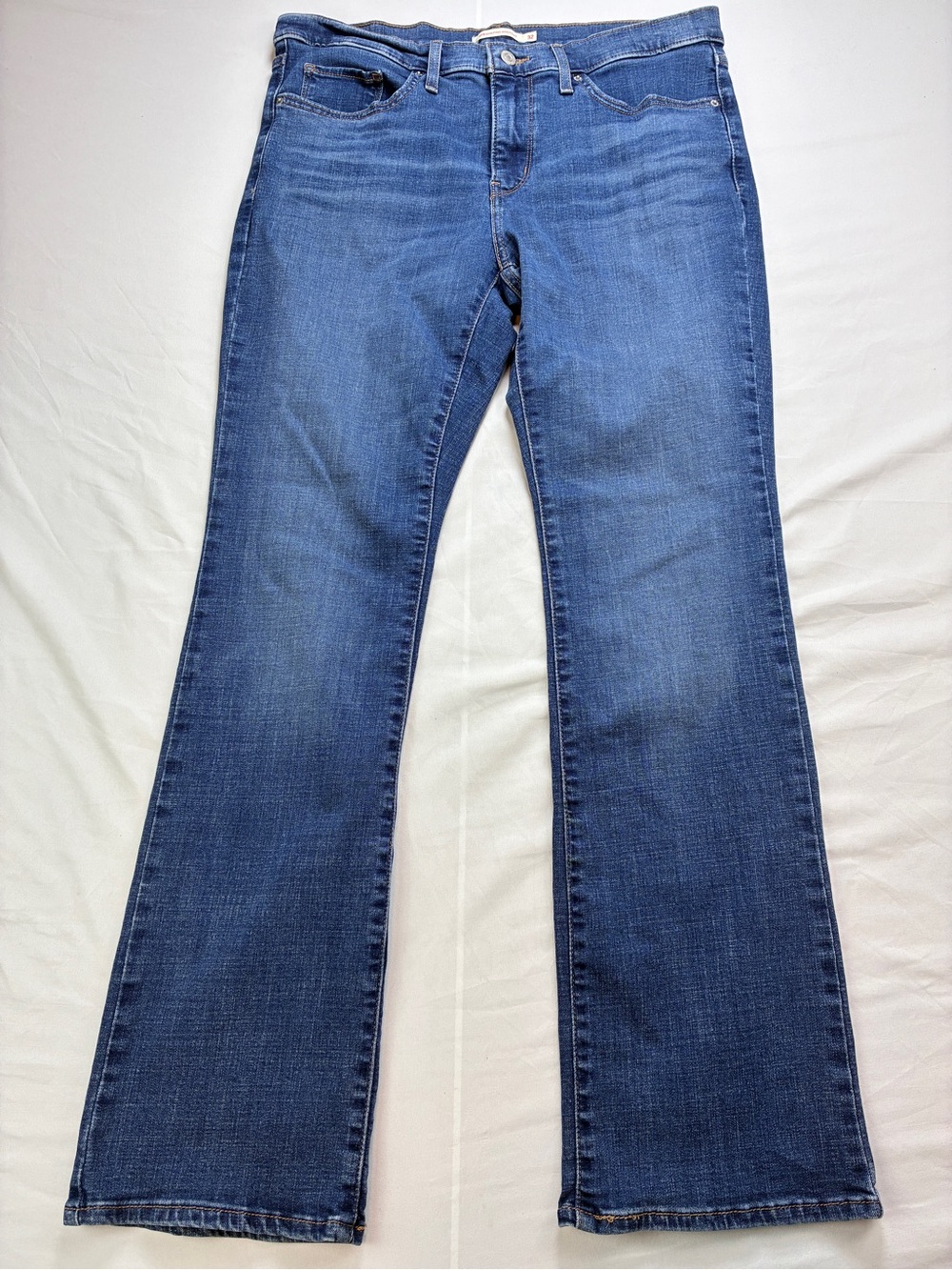 Levi's 315 Shaping Bootcut Medium Blue slight Flare Jeans - Women's 32 Stretch